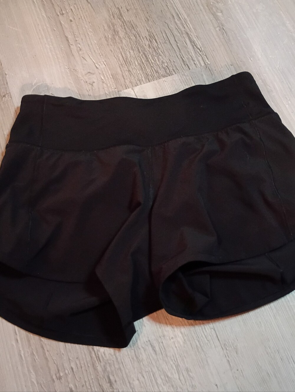 Lululemon - Picture 2 of 6